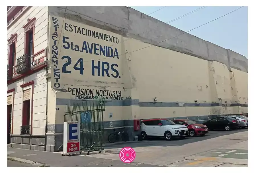 ¿Trabajas en el Centro? Esto cuestan las pensiones y estacionamientos para autos