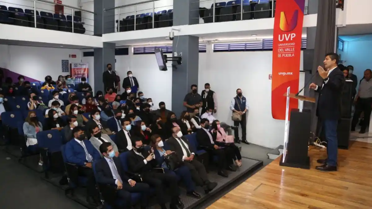 Eduardo Rivera Perez reconoce la participación de la juventud