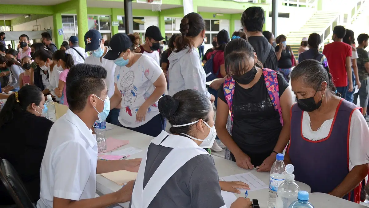 Logística de la vacunación anticovid para menores en 61 municipios de la Mixteca poblana