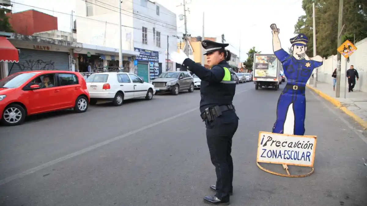 Eduardo Rivera Pérez encabeza operativo escuela segura en el Centro Escolar Gustavo Díaz Ordaz