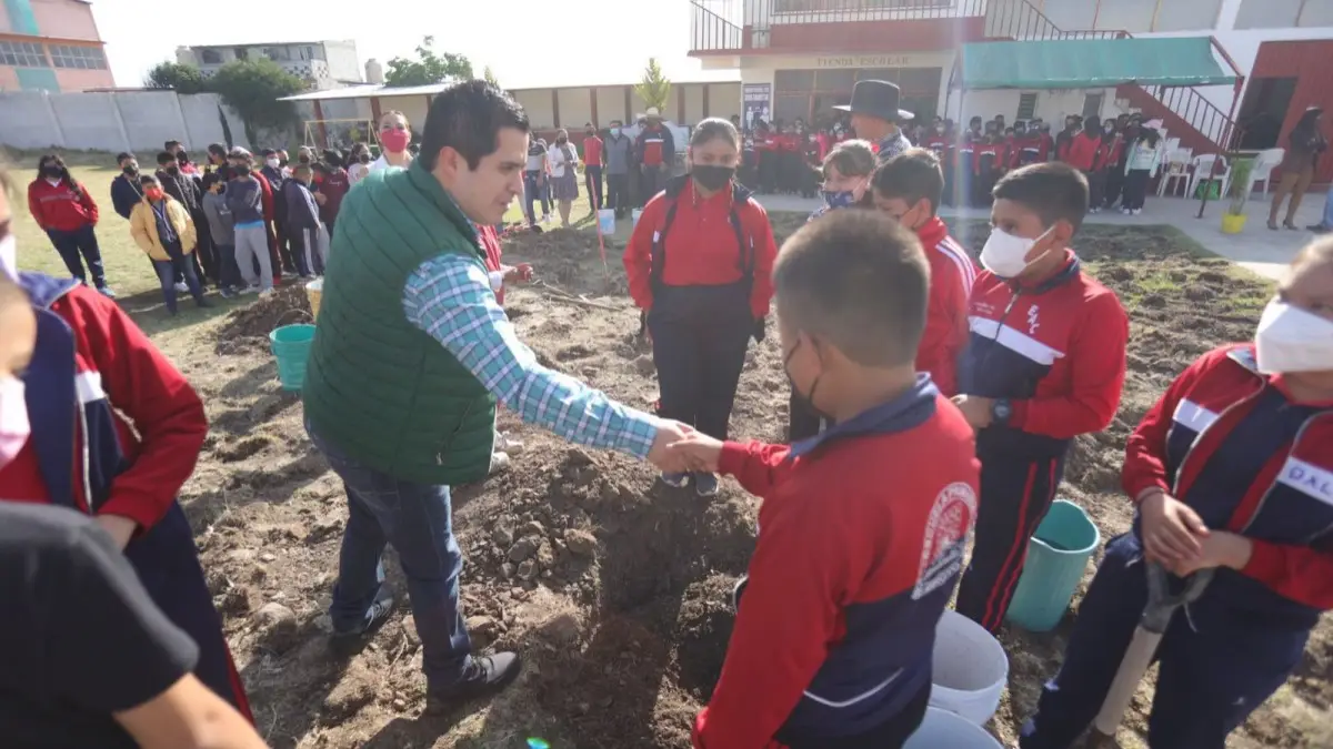 Promueve Ayuntamiento de Chignahuapan la reforestación en escuelas.