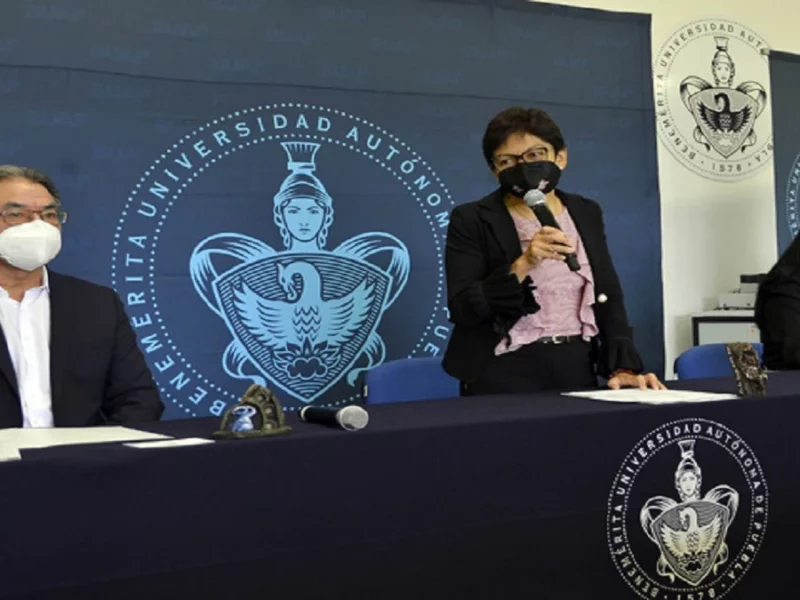 Lilia Cedillo habla del daño ambiental.