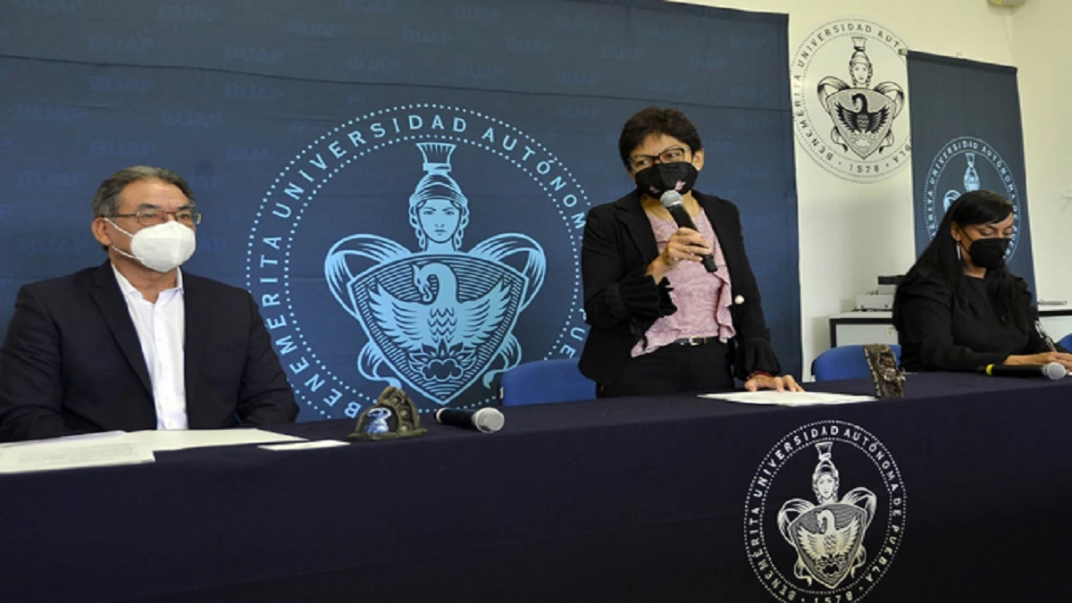 Lilia Cedillo habla del daño ambiental.