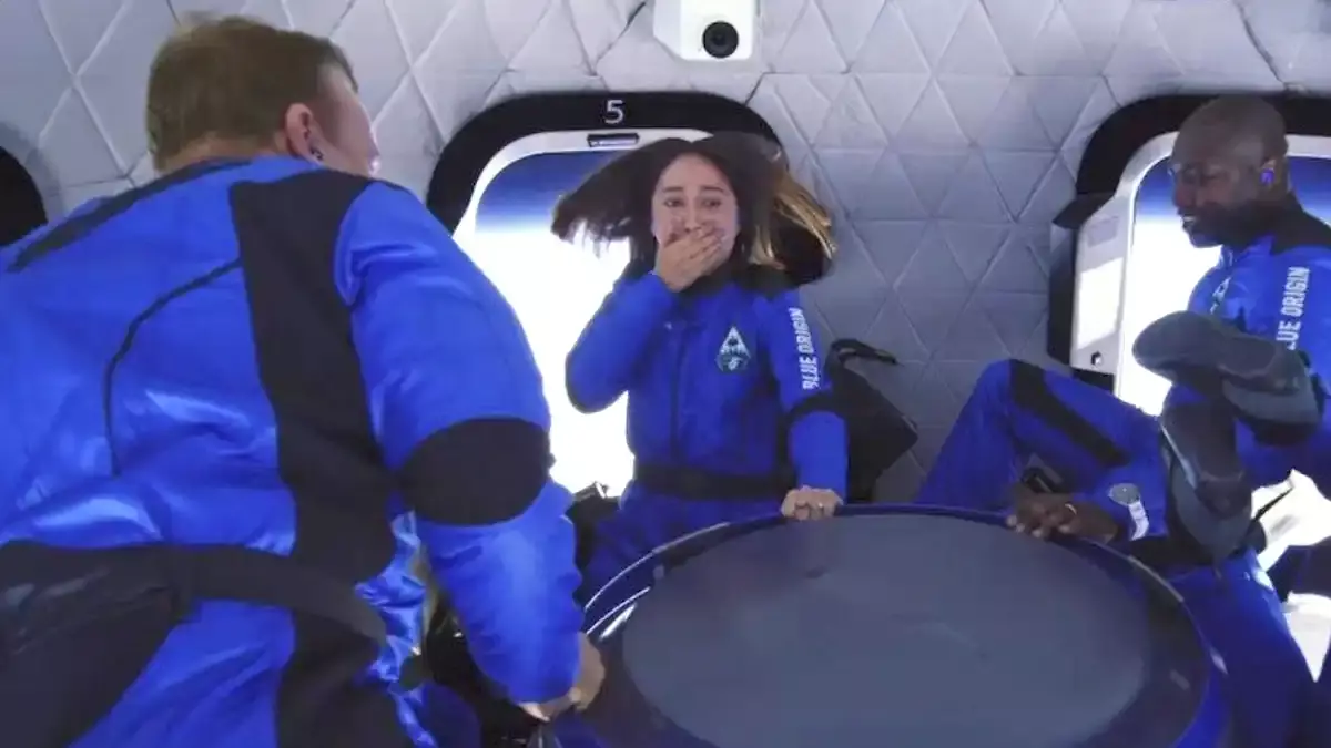 La mexicana Katya Echazarreta en su trayecto orbitando la Tierra.