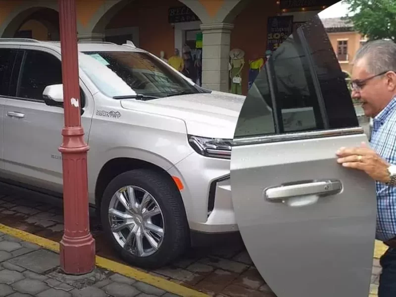 Rogelio López Angulo estrena camioneta.