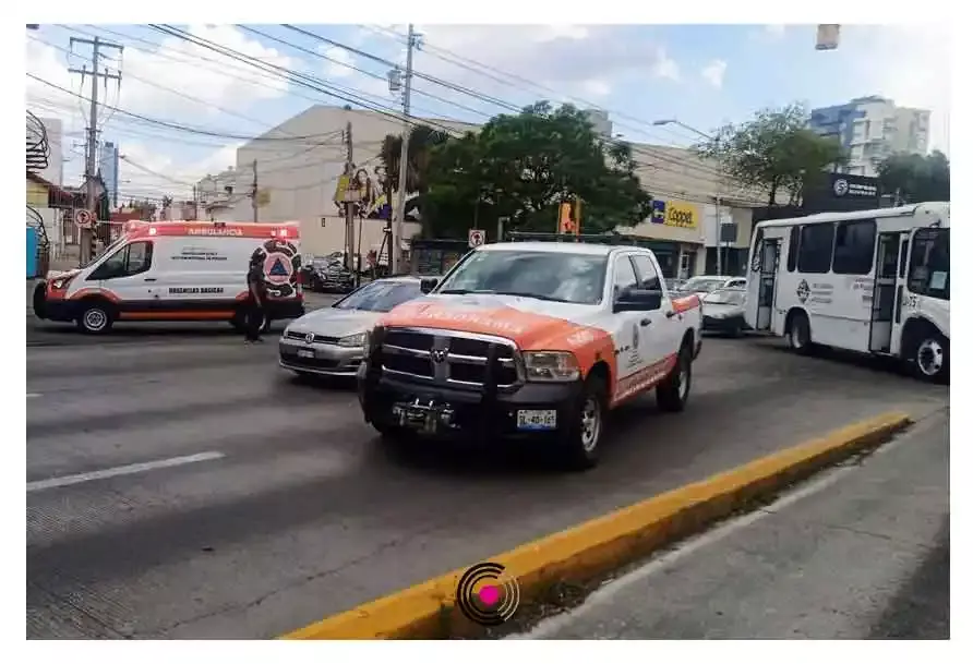 Dos lesionados tras el choque entre unidad de la RUTA y una camioneta.