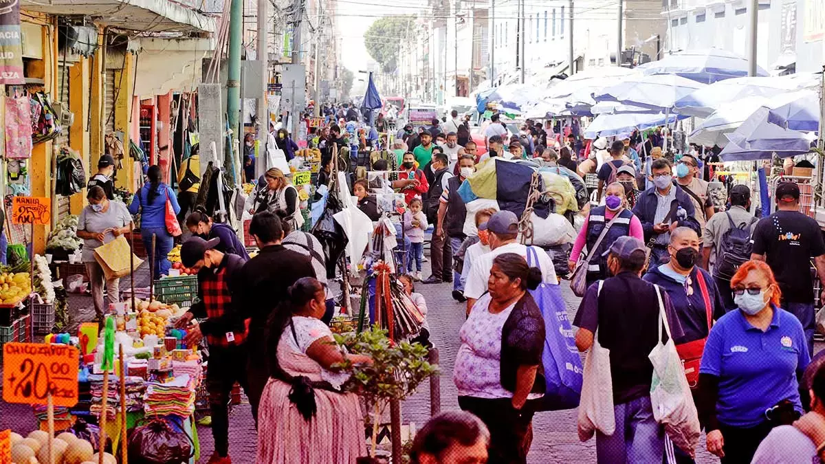 Segom buscará el diálogo con ambulantes del Centro de Puebla pese a agresiones.