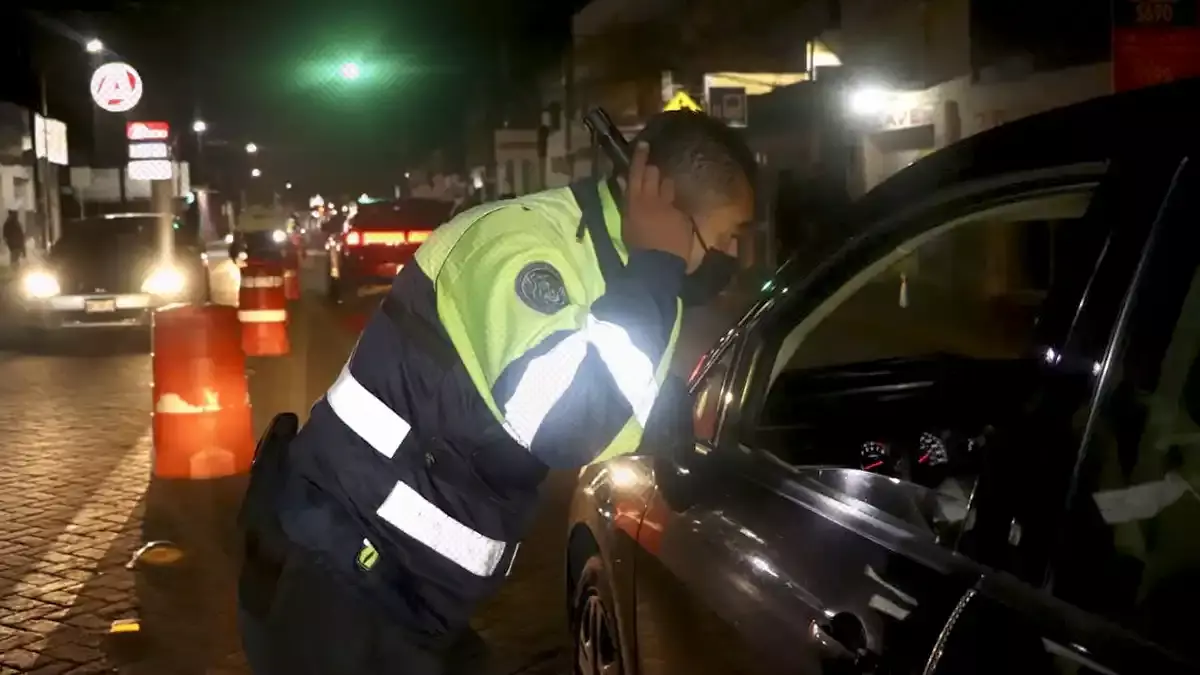 En San Pedro Cholula, 31 conductores no pasaron la prueba alcoholímetro.