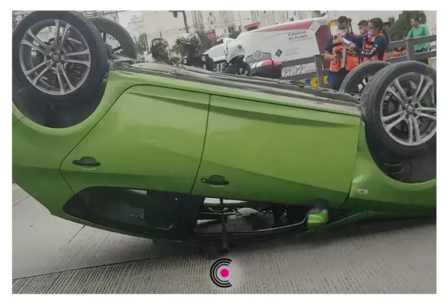Volcadura automóvil dejó lesionado en Villa Frontera.