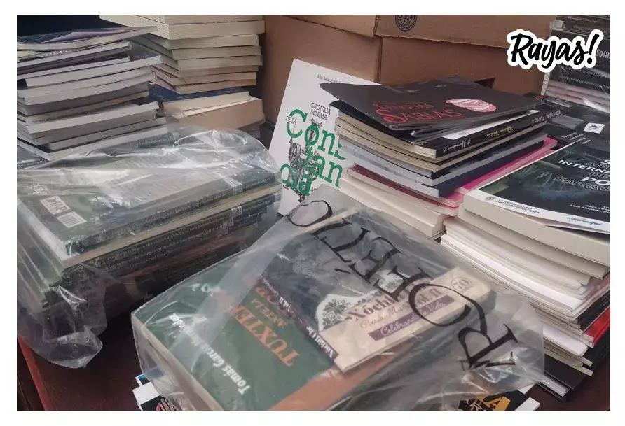 Poblanos donan libros para tres diferentes bibliotecas en Guatemala.