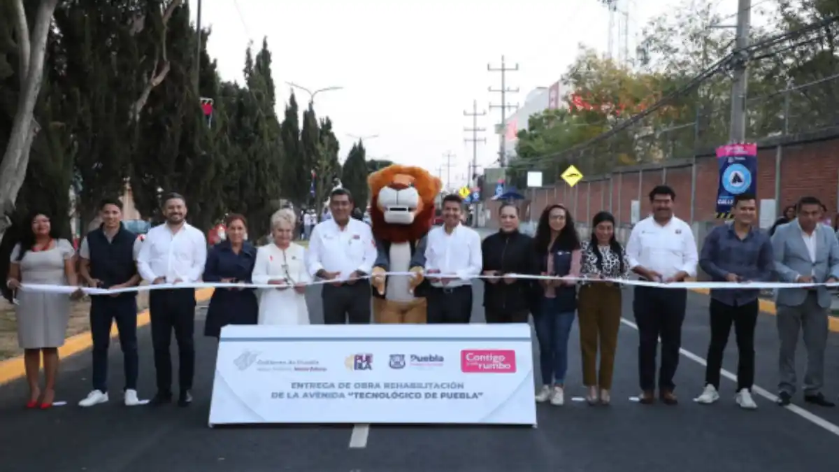 Entrega Ayuntamiento de Puebla rehabilitación de la Avenida Tecnológico