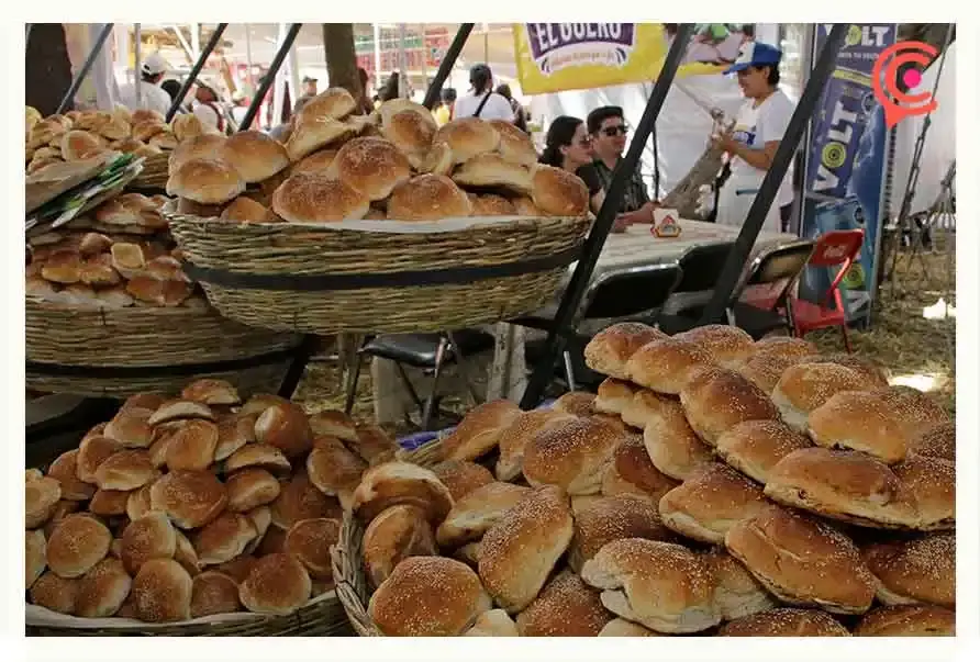 De milanesa, chalupas y doritos, así transcurre el Festival de la Cemita Poblana