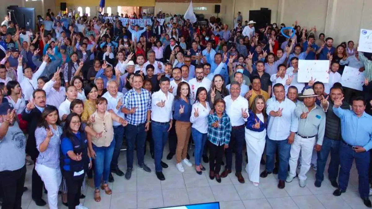Desde Amozoc, Eduardo Rivera y Augusta Díaz de Rivera encabezan reunión panista.