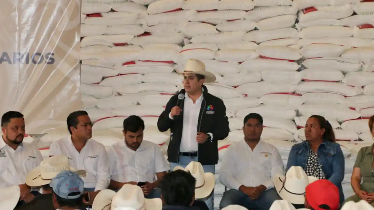 Con entrega de apoyos, Gobierno Federal, Estatal y Municipal; impulsan el campo chignahuapense