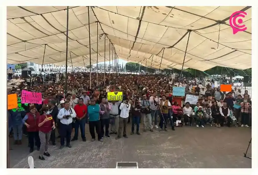 Casi tres mil vecinos de Huejotzingo dan cálido recibimiento a Julio Huerta
