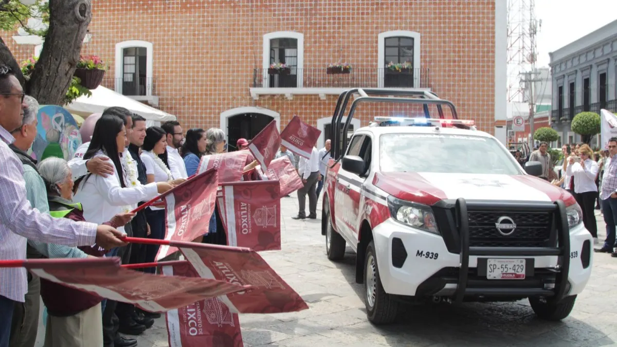 Julio Huerta entrega en Martes Ciudadano cinco patrullas nuevas para Atlixco.