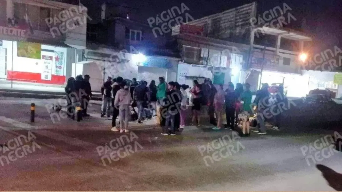 Tras chocar, conductor abandona muerto a motociclista en Totimehuacan.