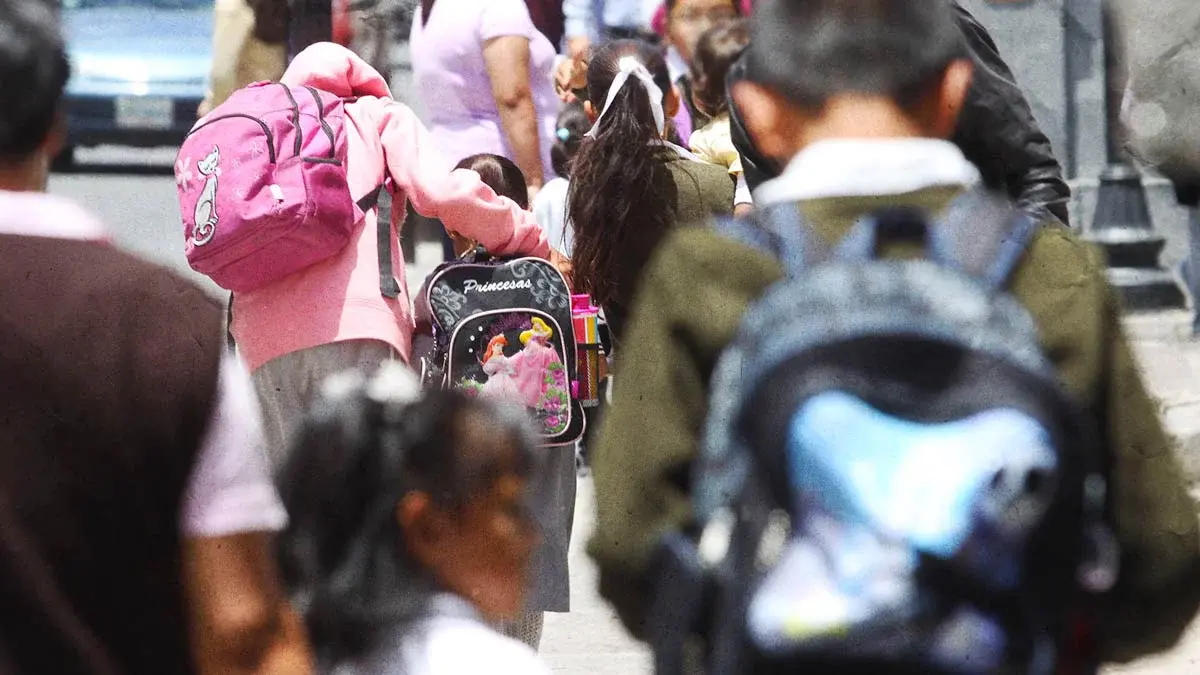 SEP inicia investigación interna por intoxicación de alumnos en secundaria de Tehuacán.