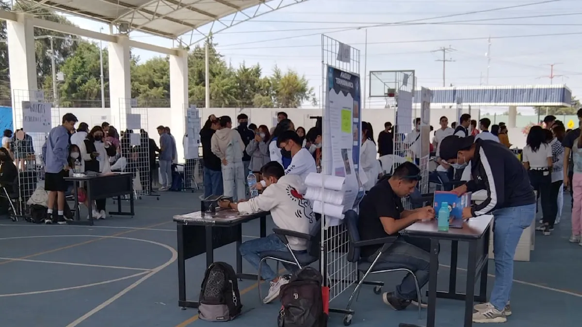 Prepa Alfonso Calderón, sede del XXXII Concurso Estatal de Aparatos y Experimentos de Física, organizado por la SMF