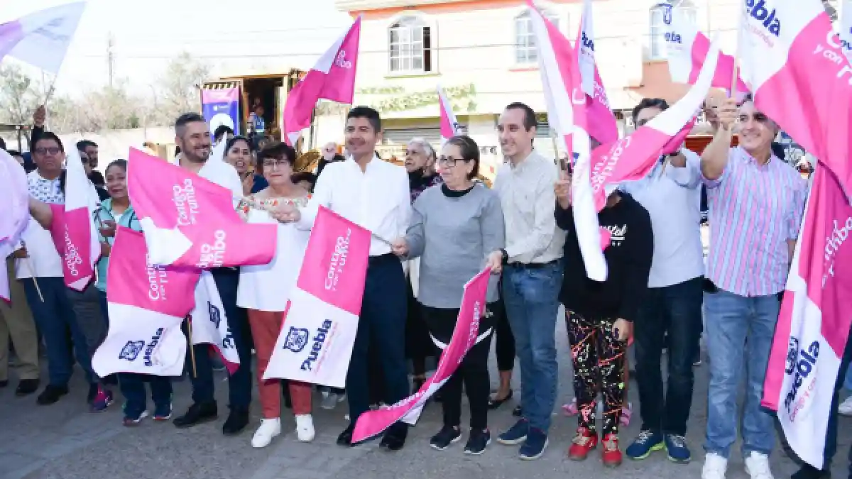 Ayuntamiento de Puebla inicia rehabilitación de la 95 poniente, en Mateo de Regil