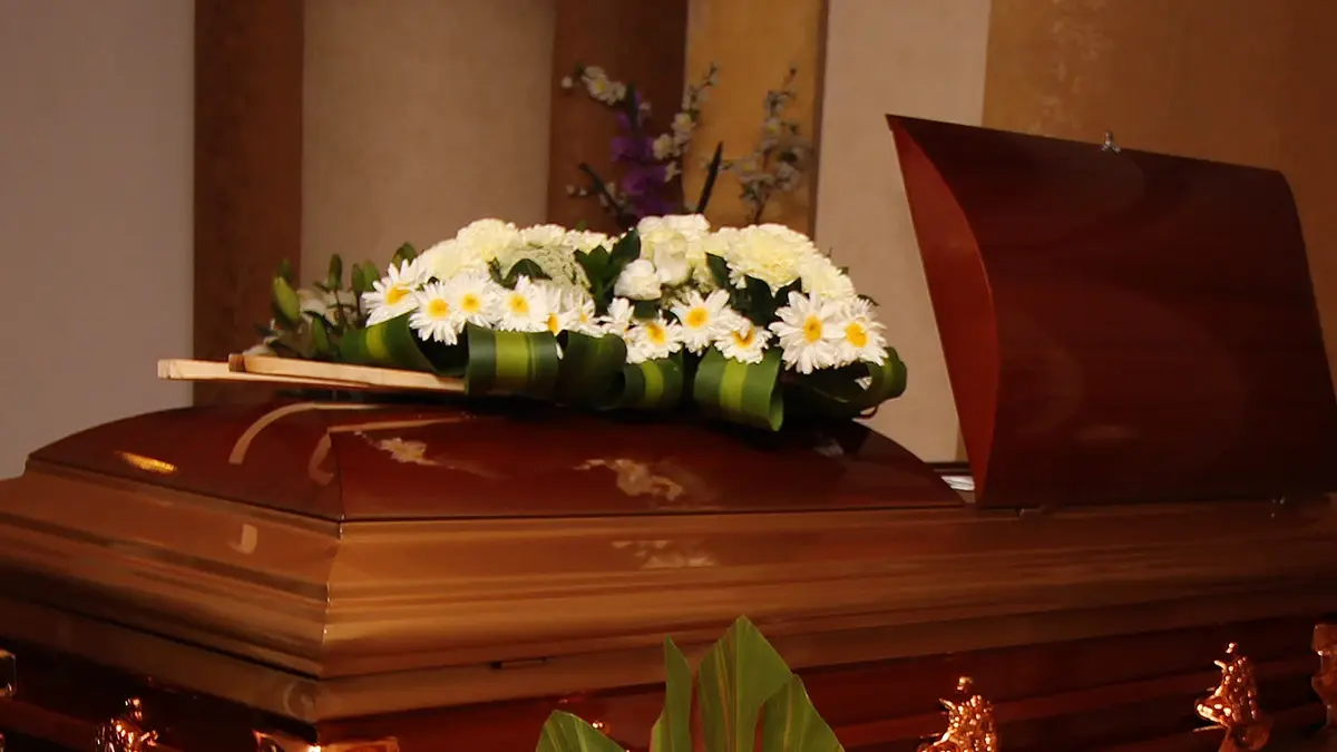 Mujer ecuatoriana de 76 años revive durante su velorio