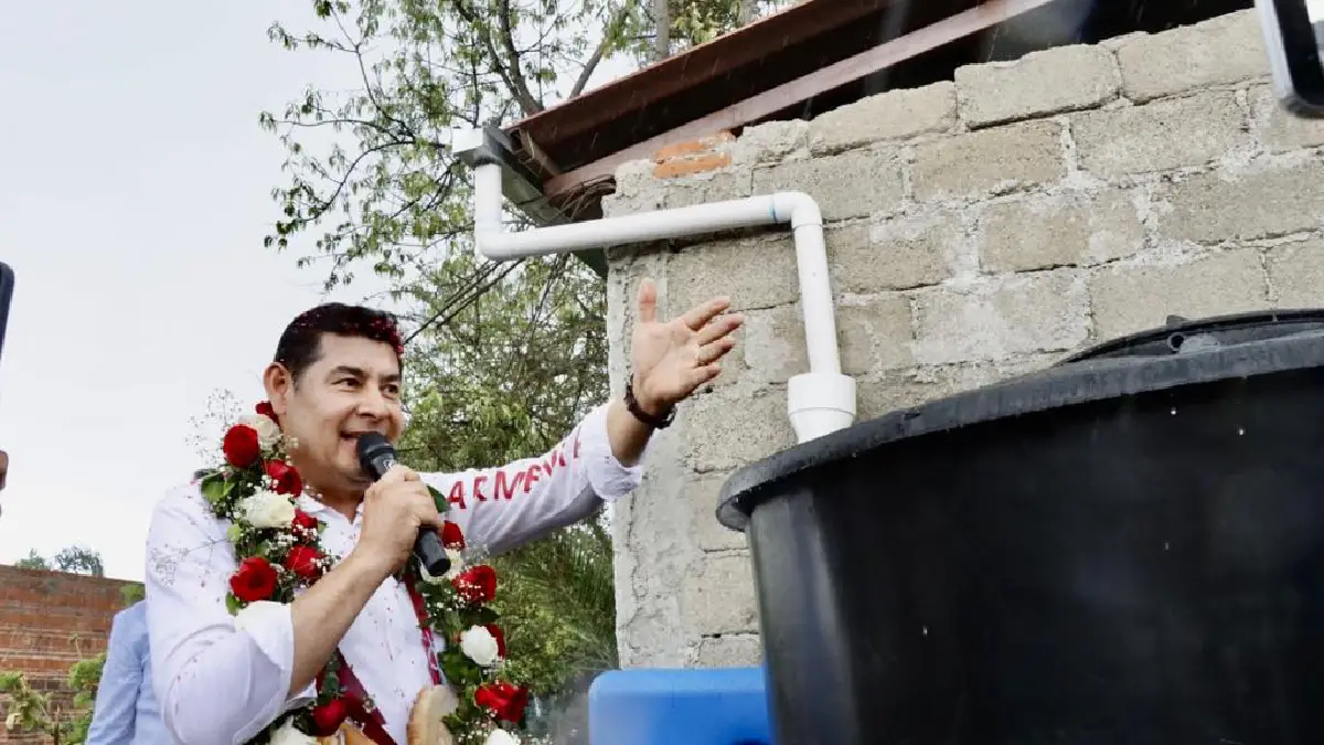 Armenta da solución a desabasto de Agua por Amor a Puebla