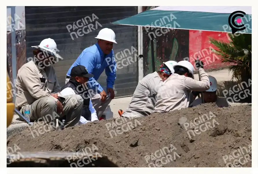 PEMEX busca tomas clandestinas en la zona de la Central de Abasto de Puebla.