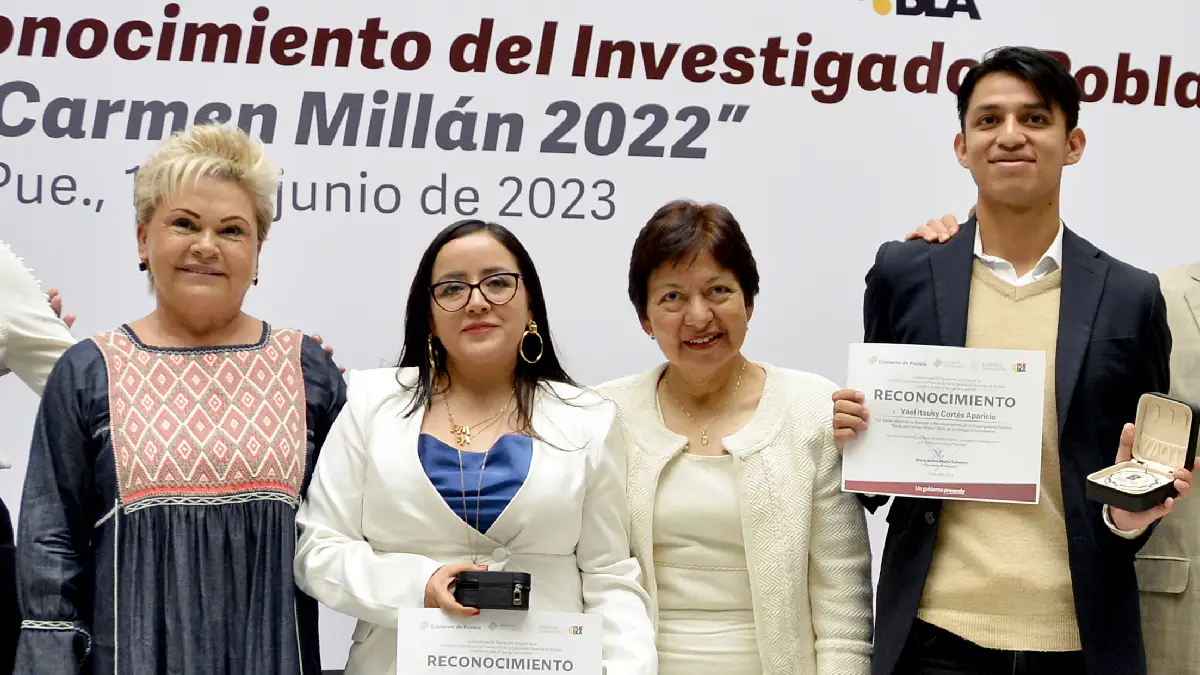 Reconoce SEP con Medalla “María del Carmen Millán” a docente y estudiante BUAP