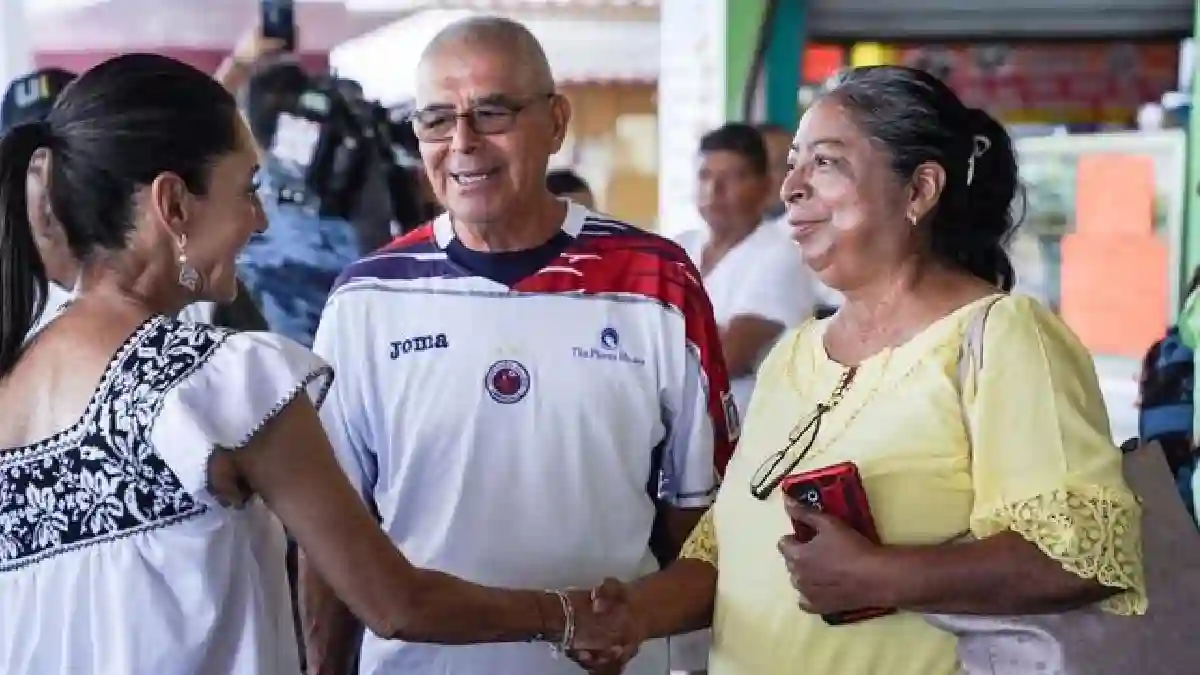Claudia Sheinbaum se reúne con artistas, líderes sindicales y ambientalistas de Ciudad del Carmen