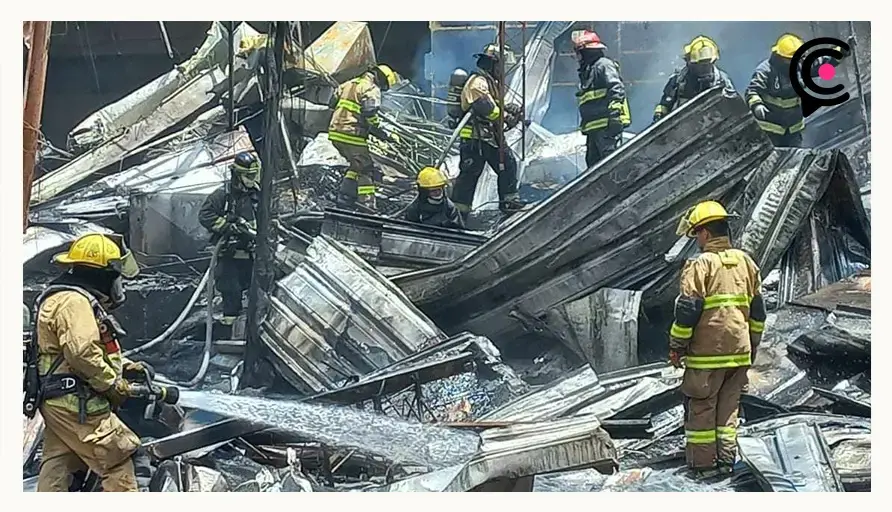 Incendio causó daños en el bar Assukar de la avenida Juárez.
