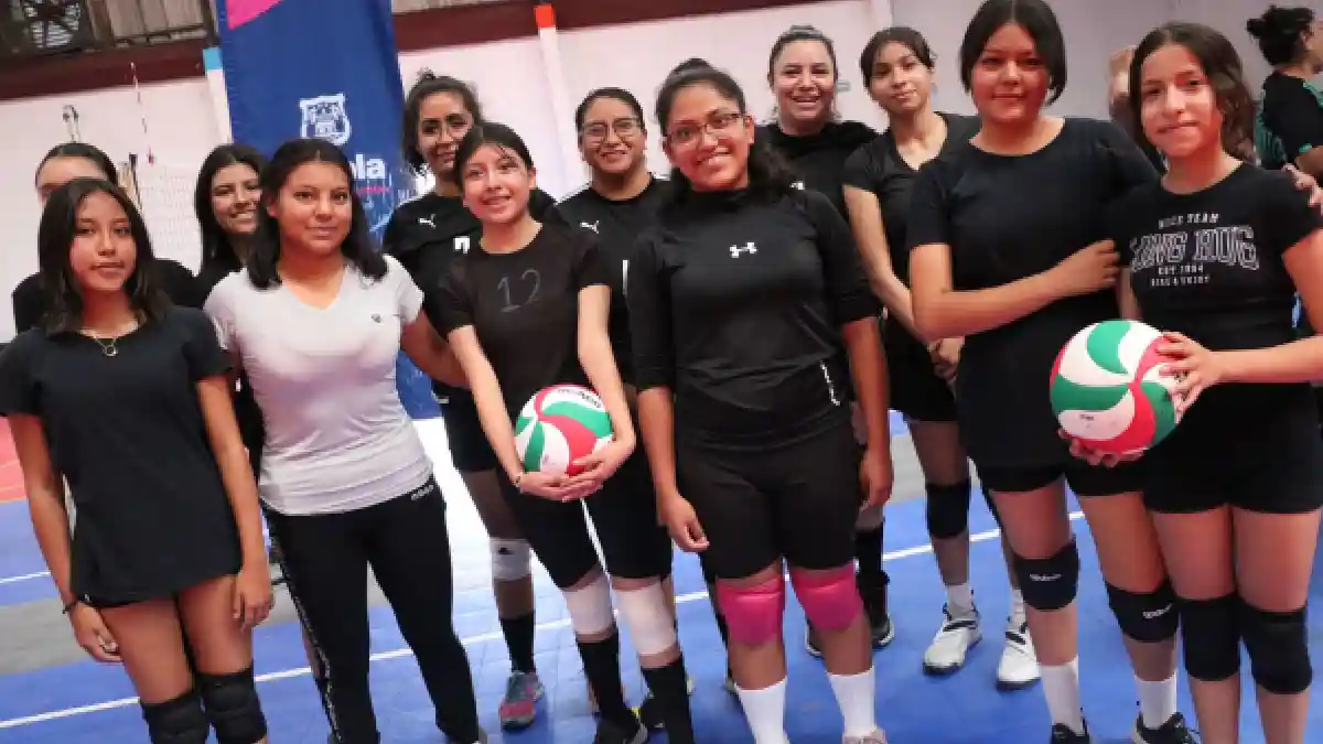 Con más de 300 participantes, inicia Torneo de los Barrios de Voleibol en Puebla capital