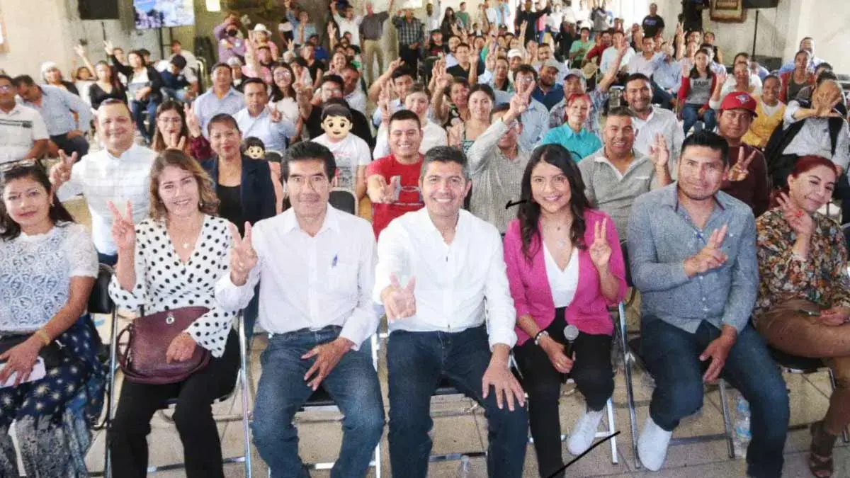 En Atlixco, Tecali y San Andrés Cholula, Eduardo Rivera se reunió con panistas
