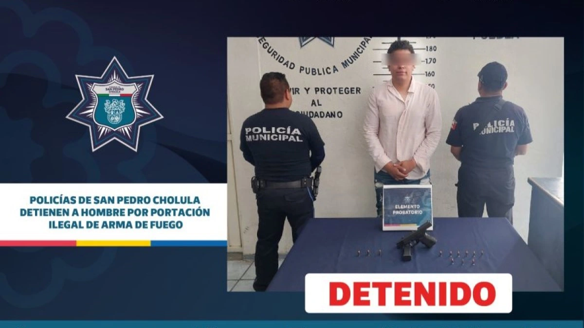 Policías de San Pedro Cholula detienen a hombre por portación ilegal de arma de fuego.
