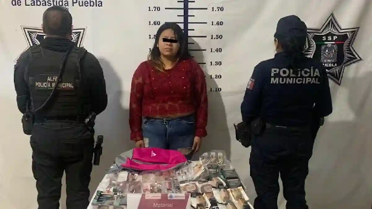 Elementos de seguridad pública de San Martín Texmelucan aseguraron a una mujer