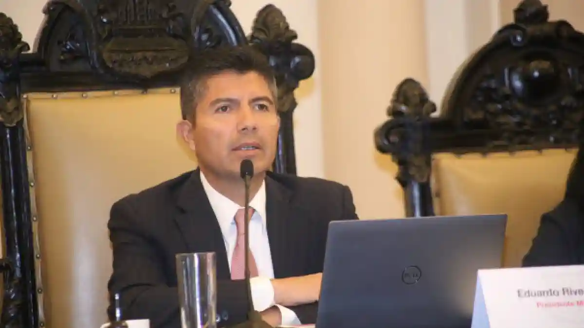 Cabildo de Puebla implementa medidas para eliminar contaminación visual en anuncios