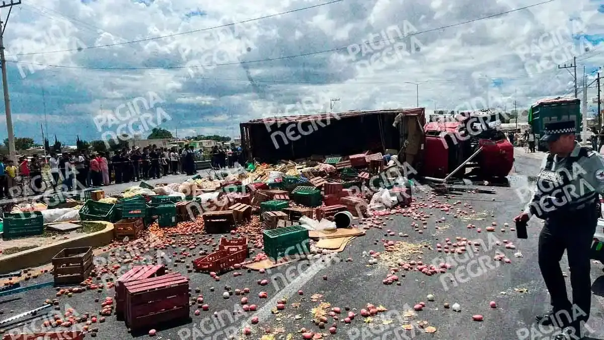 Una persona muerta y cinco heridas dejó un choque y volcadura en Tecamachalco