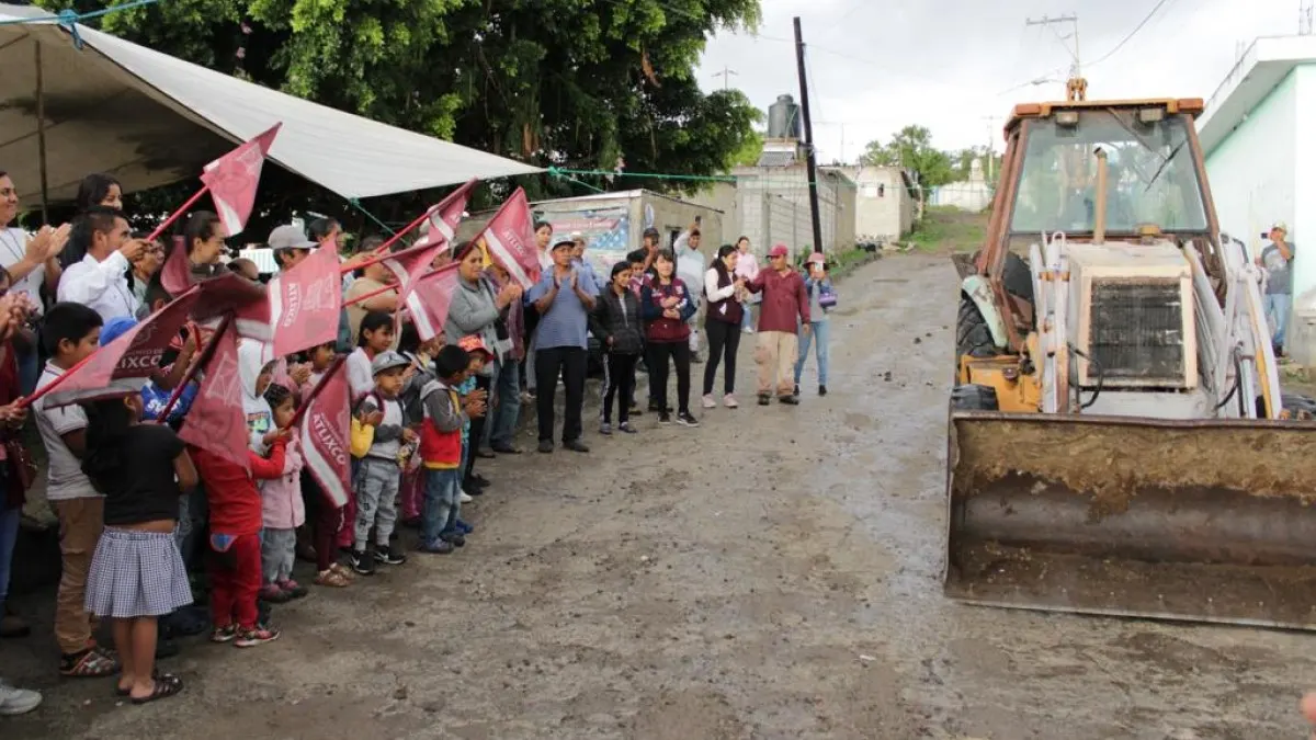 Ariadna Ayala inicia construcción en cumplimiento a propuestas de campaña y más obras con sentido social.