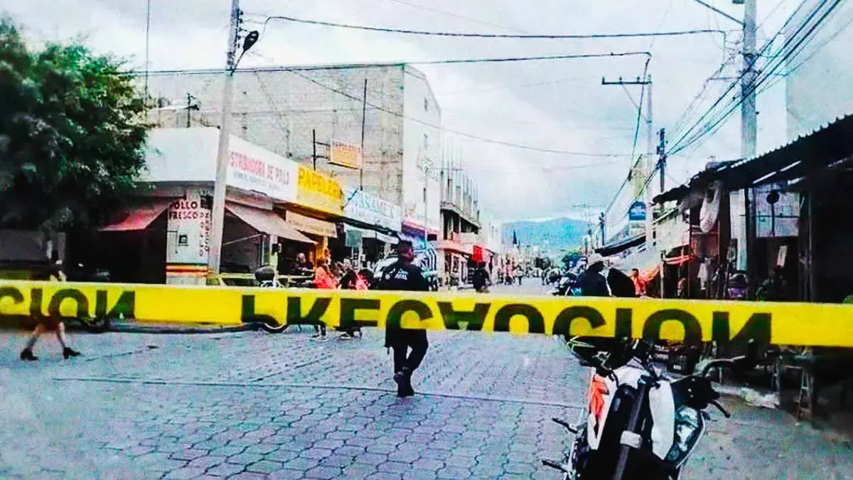 Comerciante se defiende de asalto, apuñala y mata a ladrón en Tehuacán