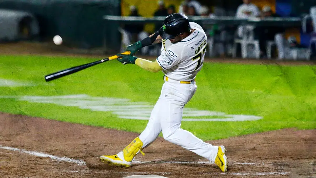 Pericos se queda con la serie ante Leones y se alista para los playoffs.