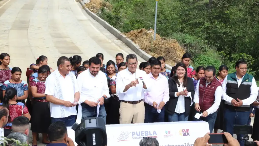Con caminos y carreteras, Sergio Salomón reactiva el desarrollo de Puebla