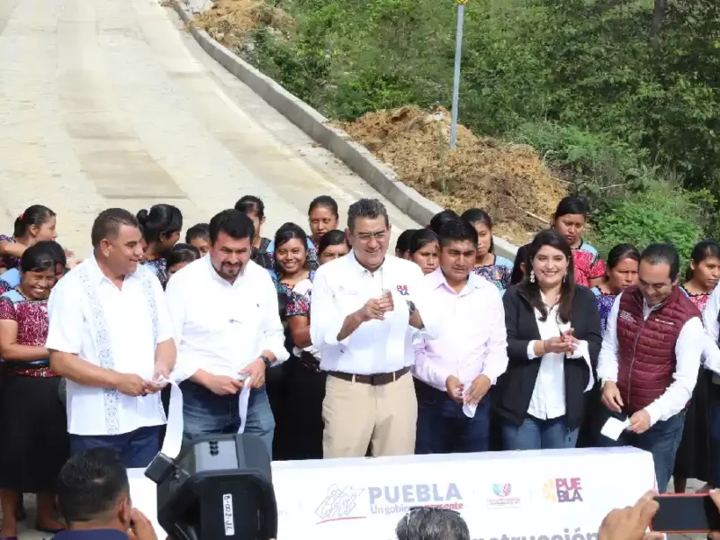 Con caminos y carreteras, Sergio Salomón reactiva el desarrollo de Puebla